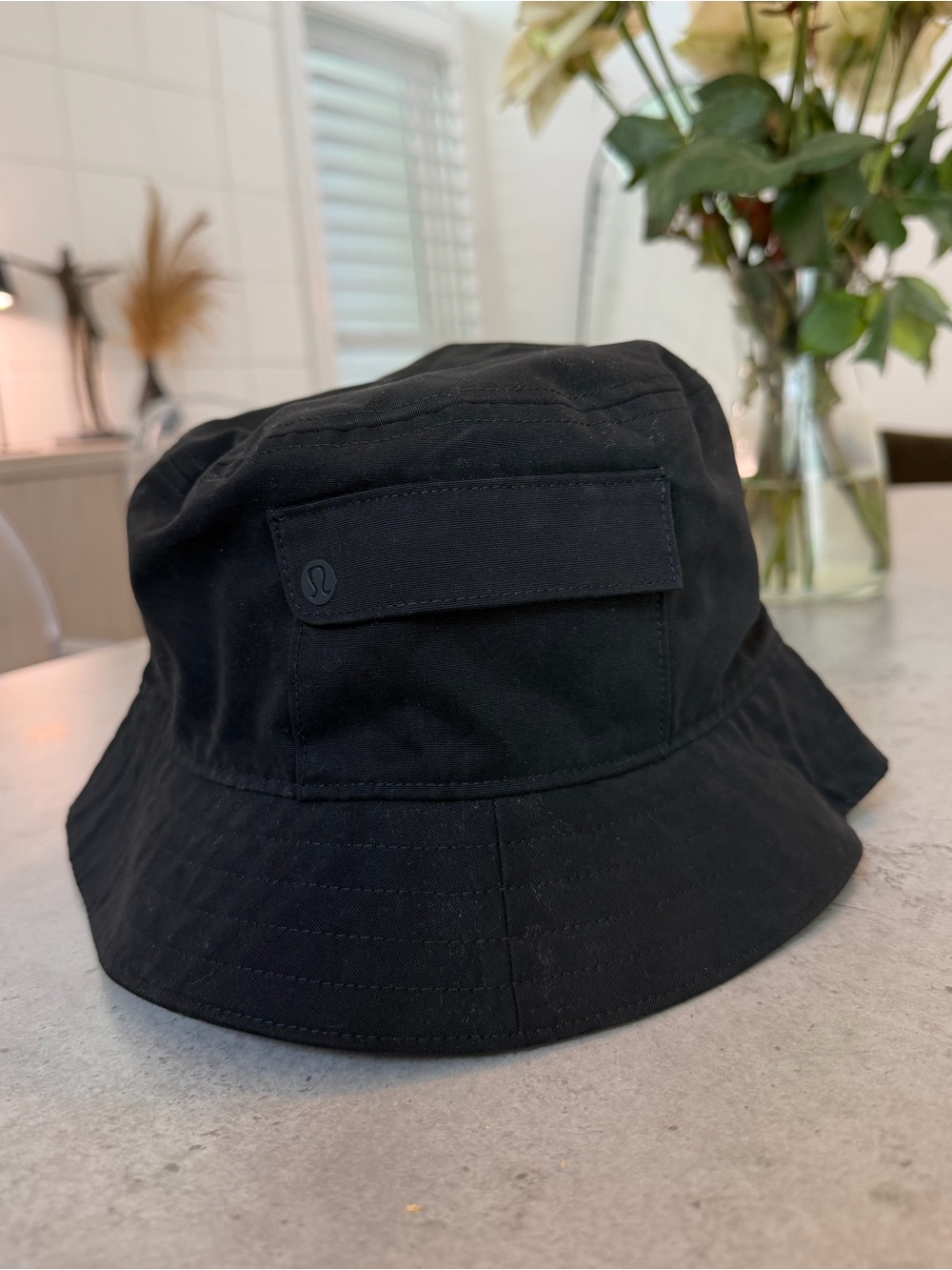 Lululemon Black Bucket Hat - Size S/M